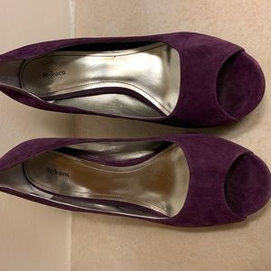 Style & CO. Women’s suede purple open toe platform heel.